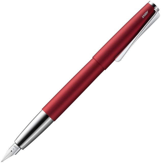 Studio Royal Red Reservoarpenna Extra Fine i gruppen Pennor / Fine Writing / Reservoarpennor hos Pen Store (132687)