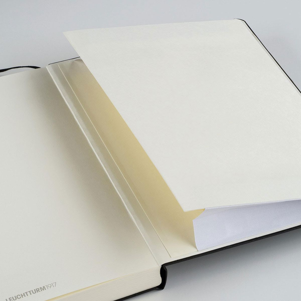 Notebook A5 Medium Dotted i gruppen Papper & Block / Skriva och anteckna / Anteckningsböcker hos Pen Store (100573_r)