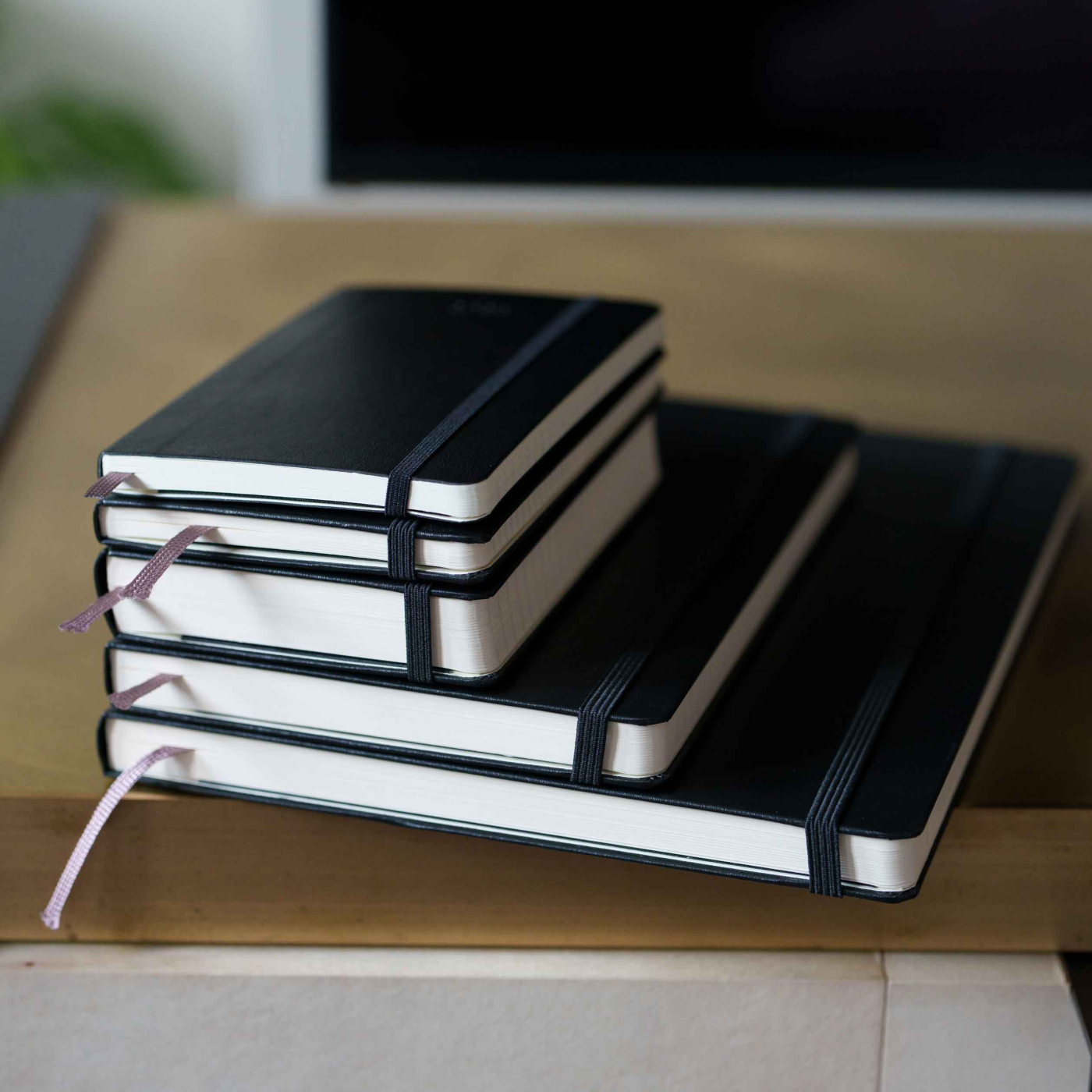 Kalender 12M Weekly Horizontal 2027 Hardcover Pocket Black