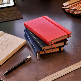 Classic Soft Cover Notebook Expanded Blue Linjerad i gruppen Papper & Block / Skriva och anteckna / Anteckningsböcker hos Pen Store (100436)