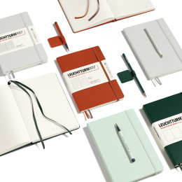 Notebook A5 Softcover Light Grey i gruppen Papper & Block / Skriva och anteckna / Anteckningsböcker hos Pen Store (129445_r)