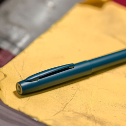 Cap-O-Matic Elite Navy Cerakote i gruppen Pennor / Fine Writing / Kulspetspennor hos Pen Store (129926)