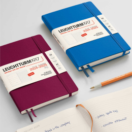 Kalender 18M Weekly Planner & Notebook Hard Cover A5 Port Red i gruppen Papper & Block / Kalendrar och almanackor / 18-månaderskalendrar hos Pen Store (132566)