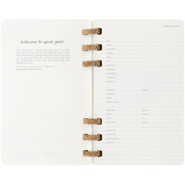 Spiral Planner 12M Soft Cover Large Black i gruppen Papper & Block / Kalendrar och almanackor / 12-månaderskalendrar hos Pen Store (132587)