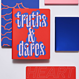 Notebook Graphic L - Truths & Dares i gruppen Papper & Block / Skriva och anteckna / Anteckningsböcker hos Pen Store (134342)