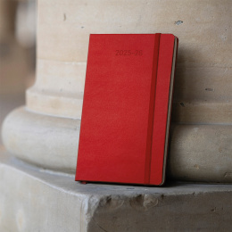 Kalender 18M WeekNote Hard Cover Pocket Red i gruppen Papper & Block / Kalendrar och almanackor / 18-månaderskalendrar hos Pen Store (135601)