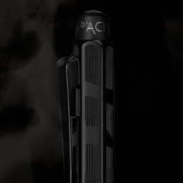 Ecridor Black Lines Set Kulpenna och Läderfodral i gruppen Pennor / Fine Writing / Kulspetspennor hos Pen Store (135641)