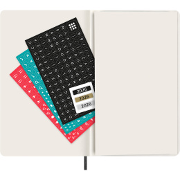 Kalender 12M Weekly Horizontal 2026 Softcover Large Black i gruppen Papper & Block / Kalendrar och almanackor / 12-månaderskalendrar hos Pen Store (136107)