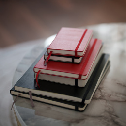 Kalender 12M Weekly Notebook 2026 Hardcover XL Black i gruppen Papper & Block / Kalendrar och almanackor / 12-månaderskalendrar hos Pen Store (136126)