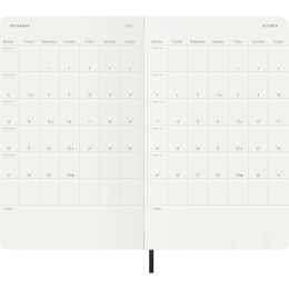 Kalender 18M Daily Soft Cover Large Black i gruppen Papper & Block / Kalendrar och almanackor / 18-månaderskalendrar hos Pen Store (137015)