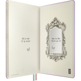 Kalender 18M WeekNote Hard Cover Large Alice in Wonderland i gruppen Papper & Block / Kalendrar och almanackor / 18-månaderskalendrar hos Pen Store (137025)