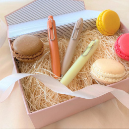 Kulpenna One P Peach Milk i gruppen Pennor / Fine Writing / Kulspetspennor hos Pen Store (137067)