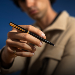 Impression Black/Gold Kulpenna i gruppen Pennor / Fine Writing / Kulspetspennor hos Pen Store (137394)
