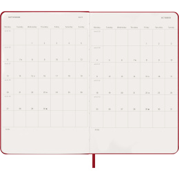 Kalender 12M Daily 2027 Hardcover Large Red i gruppen Papper & Block / Kalendrar och almanackor / 12-månaderskalendrar hos Pen Store (137426)