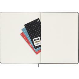 Kalender 12M Weekly Vertical PRO 2027 Hardcover XL Black i gruppen Papper & Block / Kalendrar och almanackor / 12-månaderskalendrar hos Pen Store (137443)