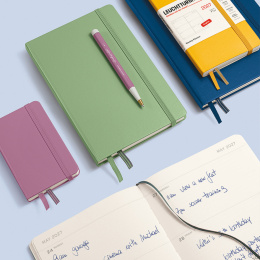 Kalender Weekly Planner 2027 A5 Dusty Rose i gruppen Papper & Block / Kalendrar och almanackor / 12-månaderskalendrar hos Pen Store (137487)