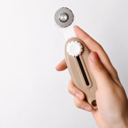 Rolling Cutter RO-FR28 i gruppen Skapande & Hobby / Hobbytillbehör / Skärare hos Pen Store (138151)